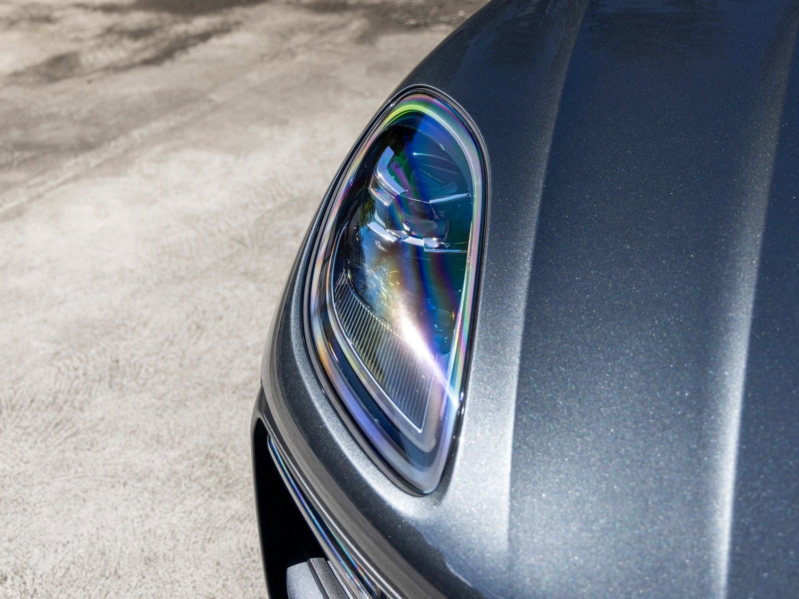 Certified 2024 Porsche Macan image 14