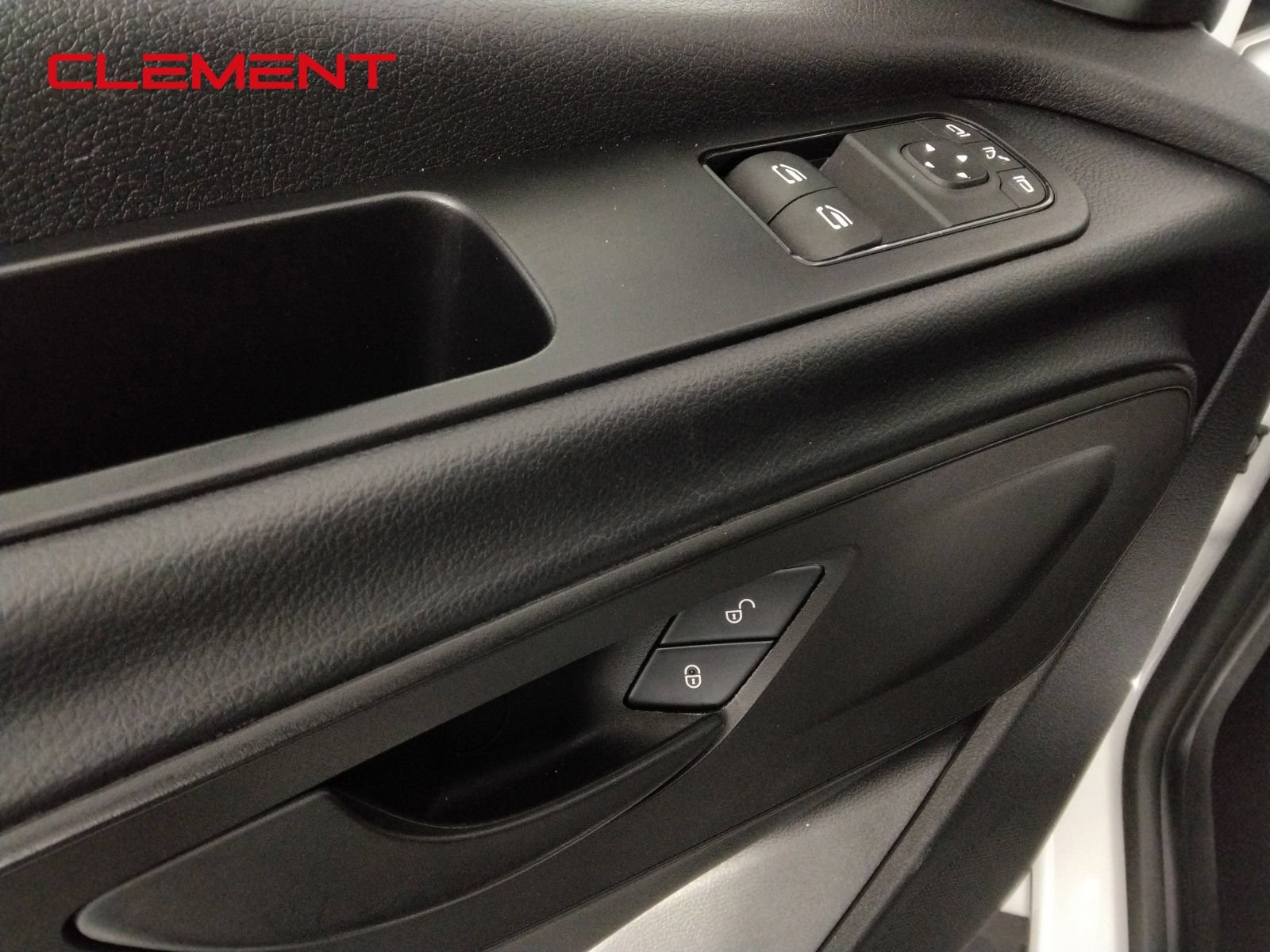 Used 2023 Mercedes-Benz Sprinter 2500 image 18