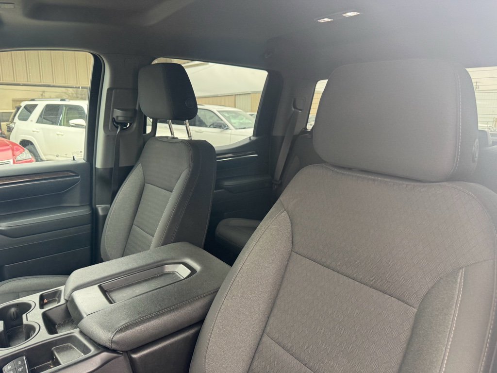 Used 2024 Chevrolet Silverado 1500 LT image 18