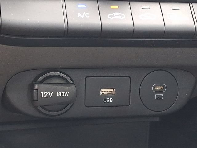Certified 2024 Hyundai Elantra SE FWD image 22