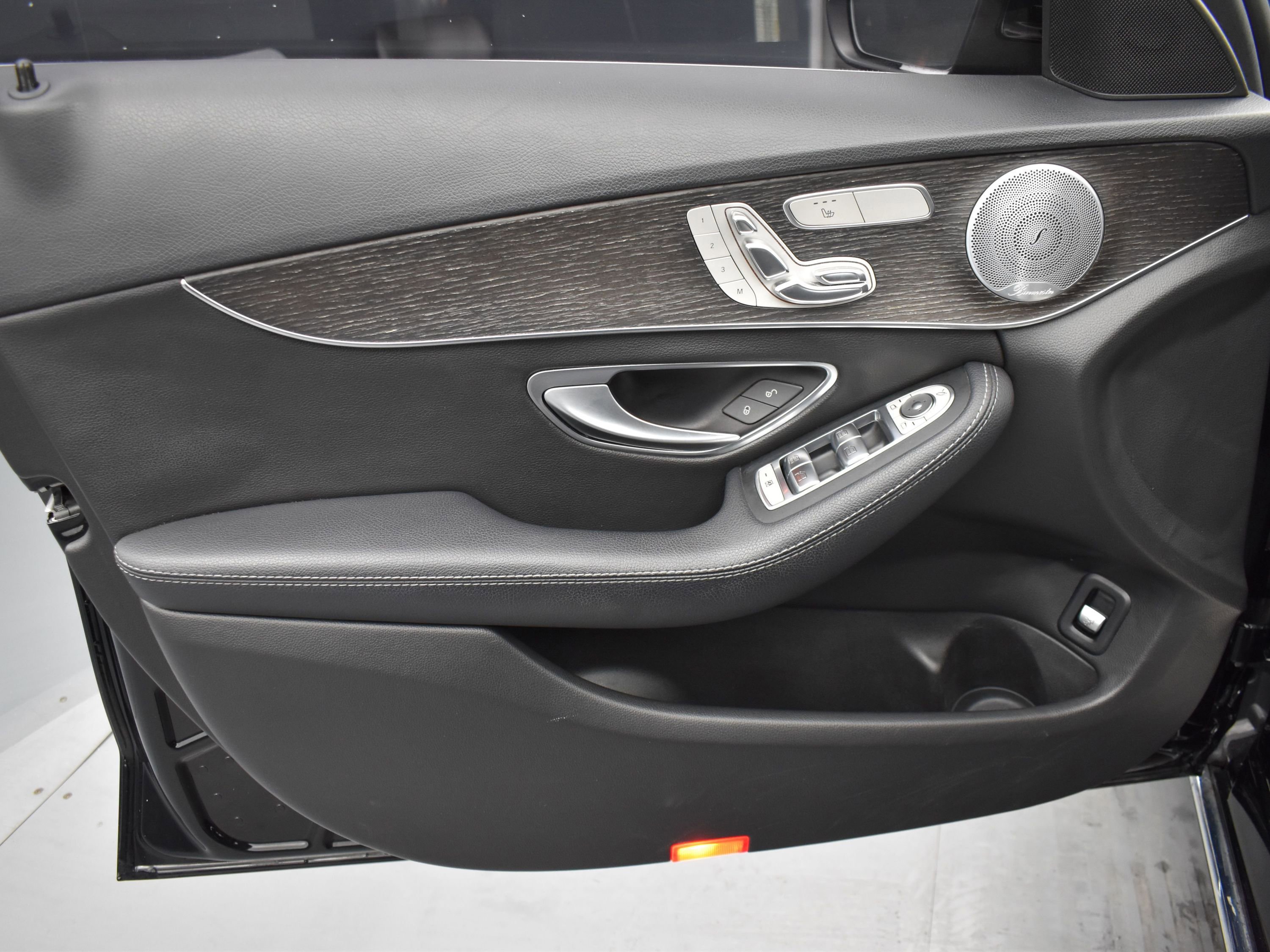 Used 2019 Mercedes-Benz C 300 4MATIC Sedan image 5