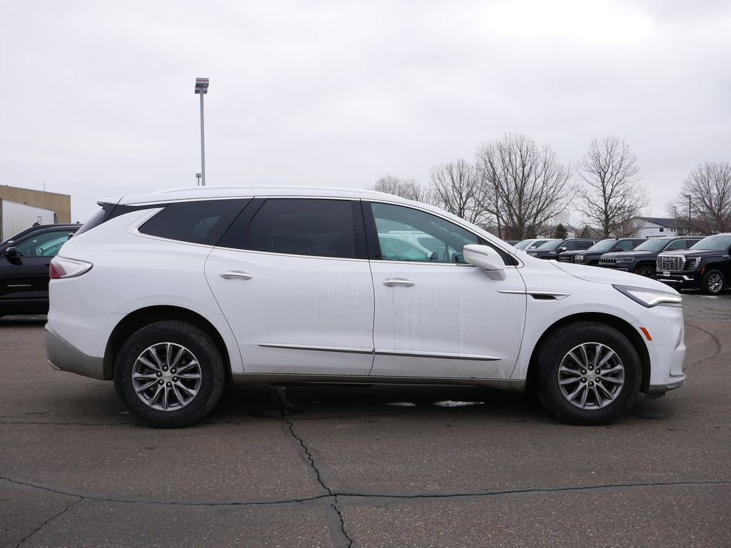 Used 2022 Buick Enclave Essence AWD/4WD image 11