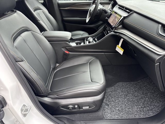 New 2026 Jeep Grand Cherokee Limited AWD/4WD image 11