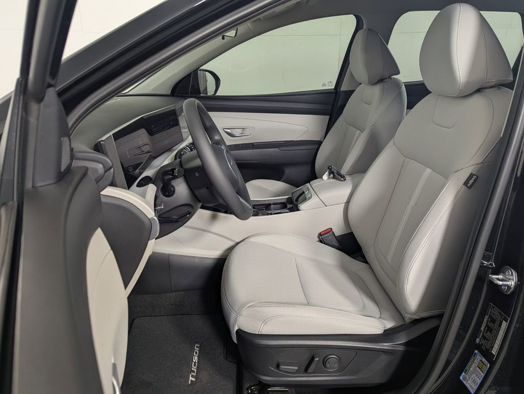 Certified 2025 Hyundai Tucson SEL image 12