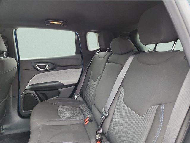 Used 2024 Jeep Compass Sport image 15
