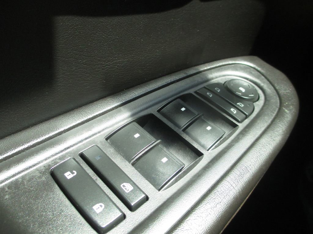 Used 2016 GMC Acadia Denali AWD/4WD image 30