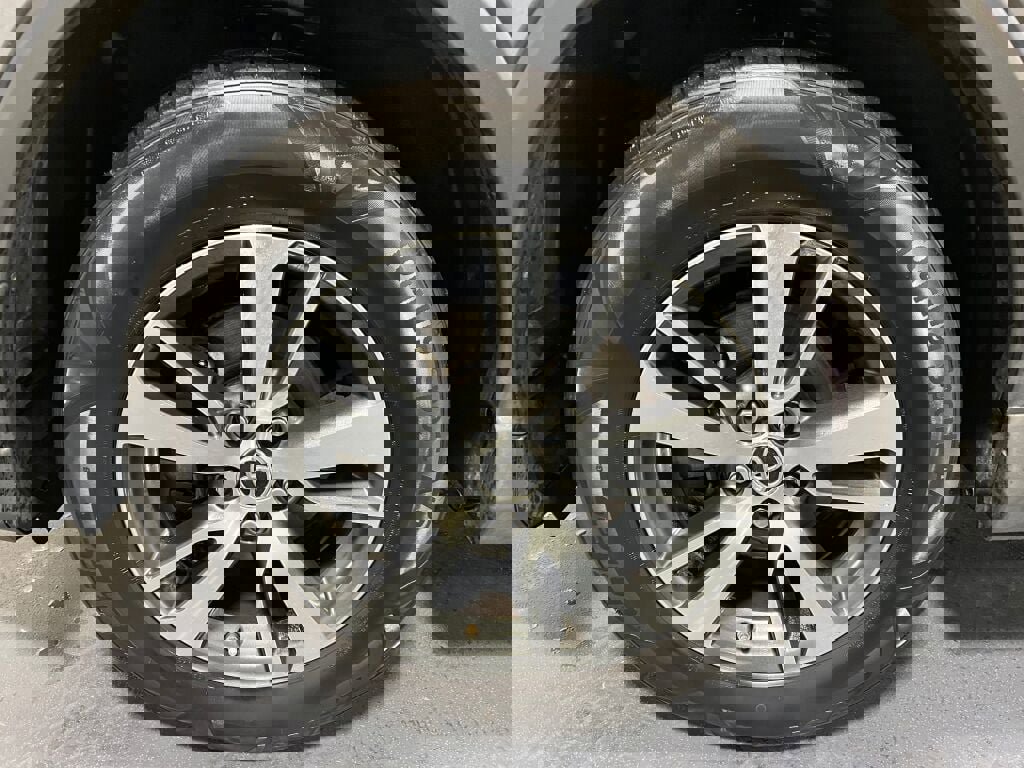 Used 2018 Toyota RAV4 XLE image 15