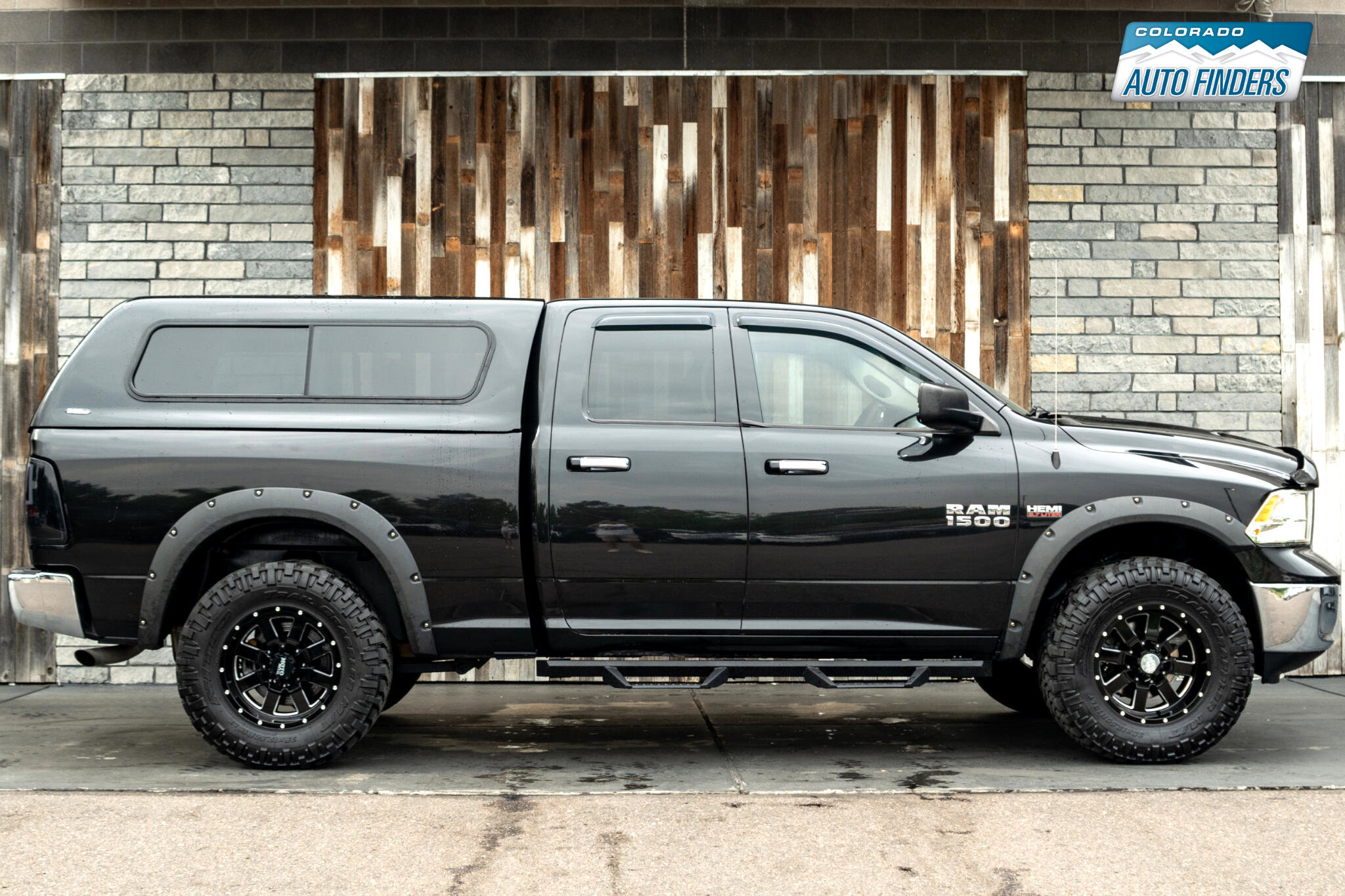 Used 2017 RAM 1500 Classic SLT image 8