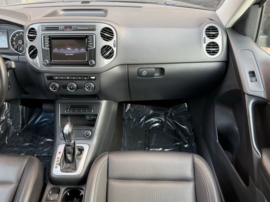 Used 2017 Volkswagen Tiguan S FWD image 18