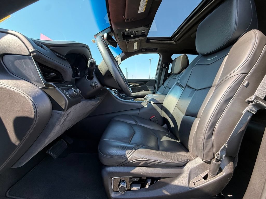 Used 2019 Cadillac Escalade Platinum AWD/4WD image 24