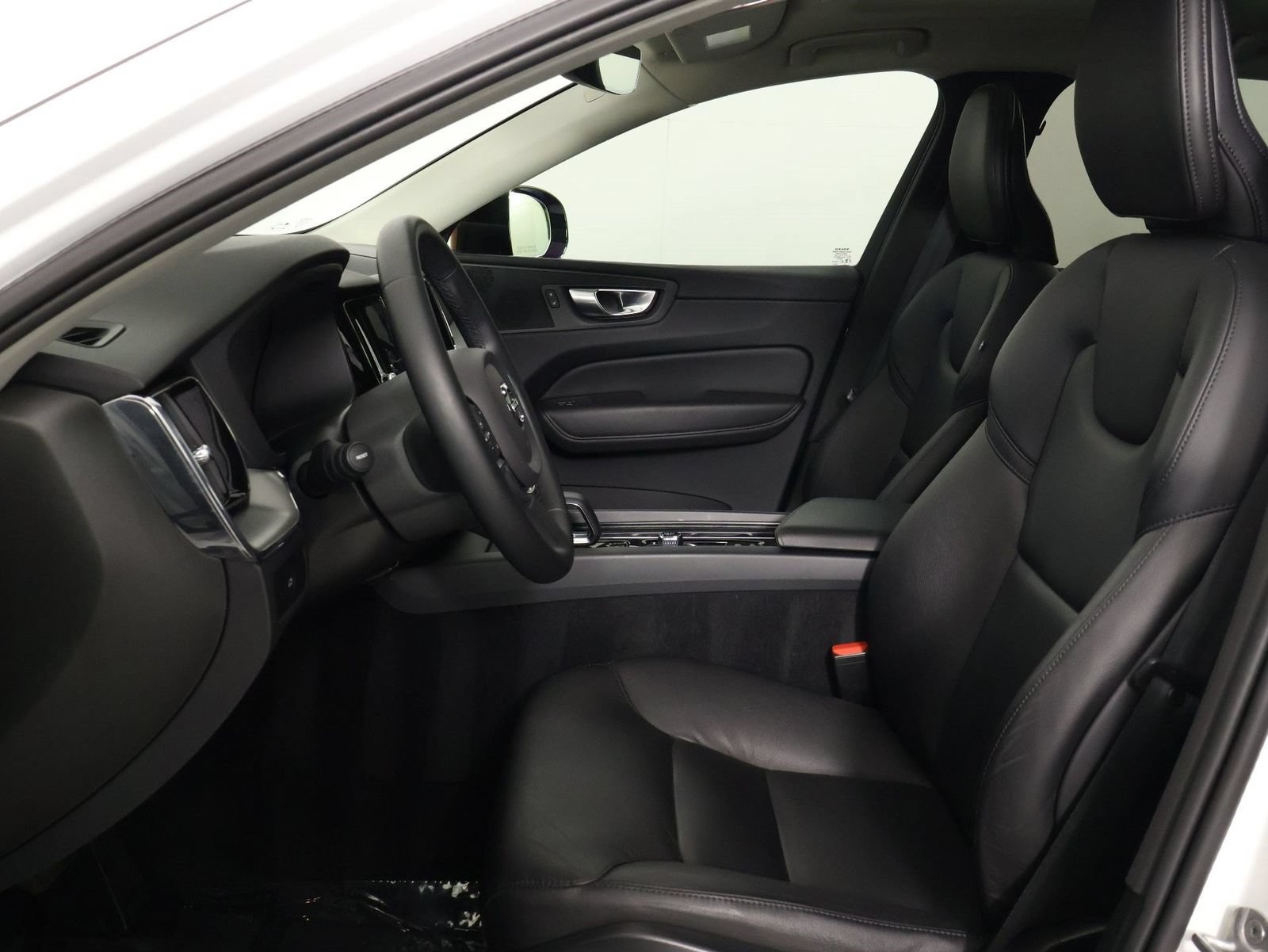 Certified 2024 Volvo XC60 B5 Core AWD/4WD image 36