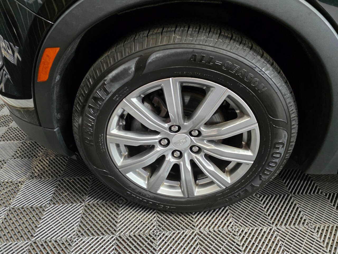 Used 2020 Cadillac XT4 Premium Luxury image 32