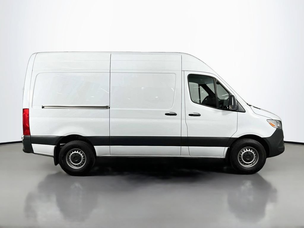 Used 2023 Mercedes-Benz Sprinter 2500 image 4