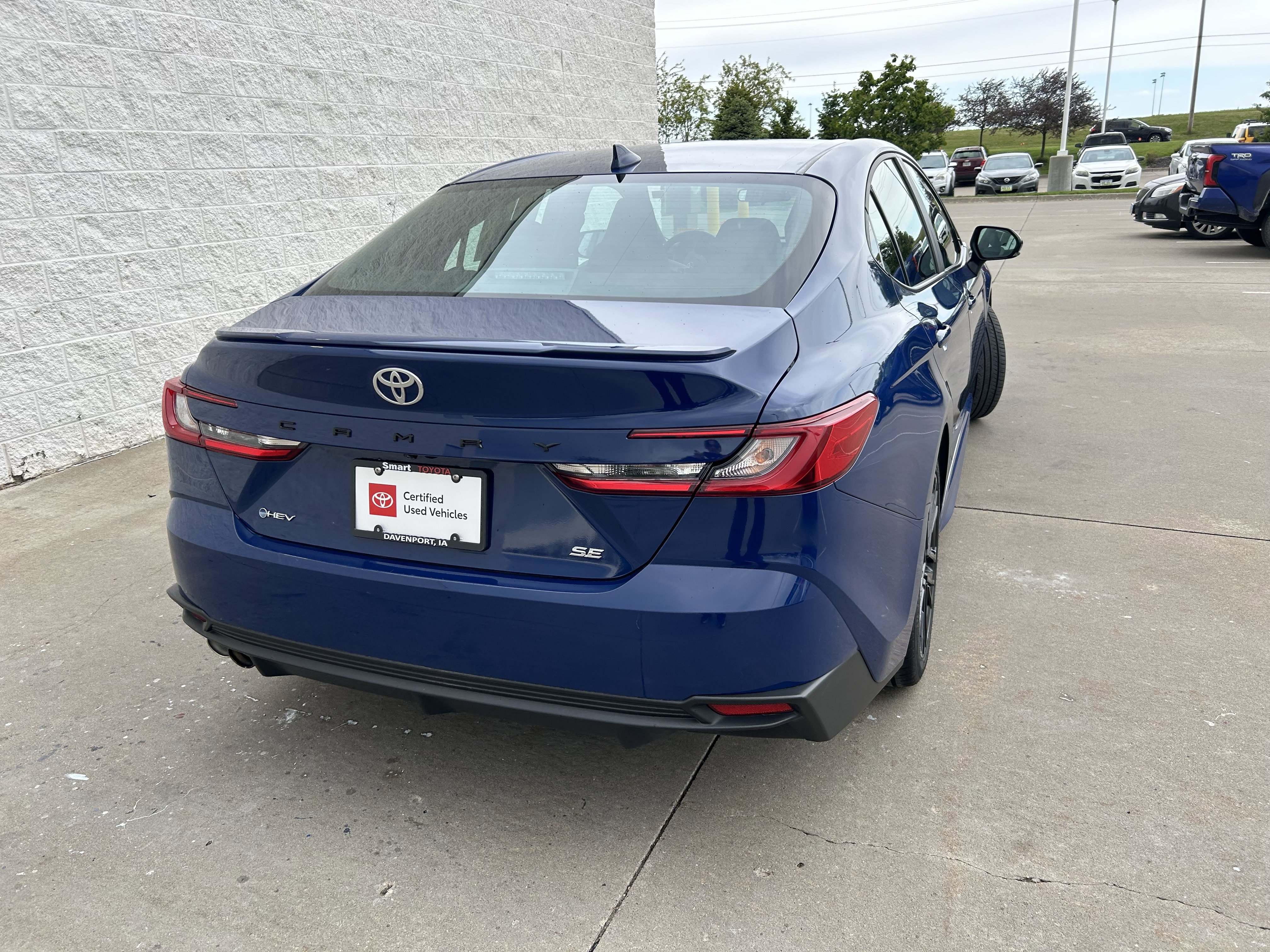 Used 2025 Toyota Camry SE FWD image 6