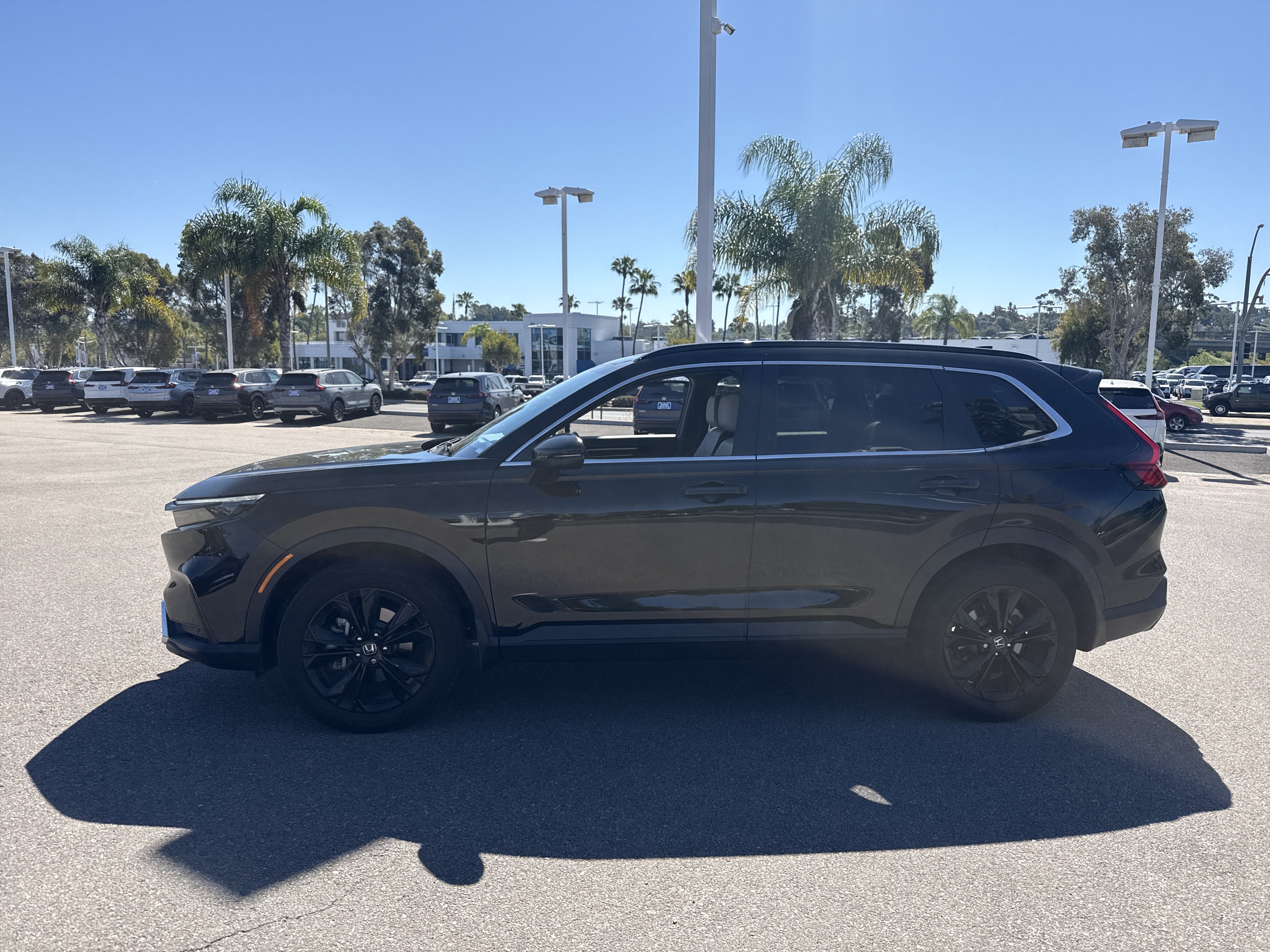 Certified 2023 Honda CR-V Sport Touring image 2