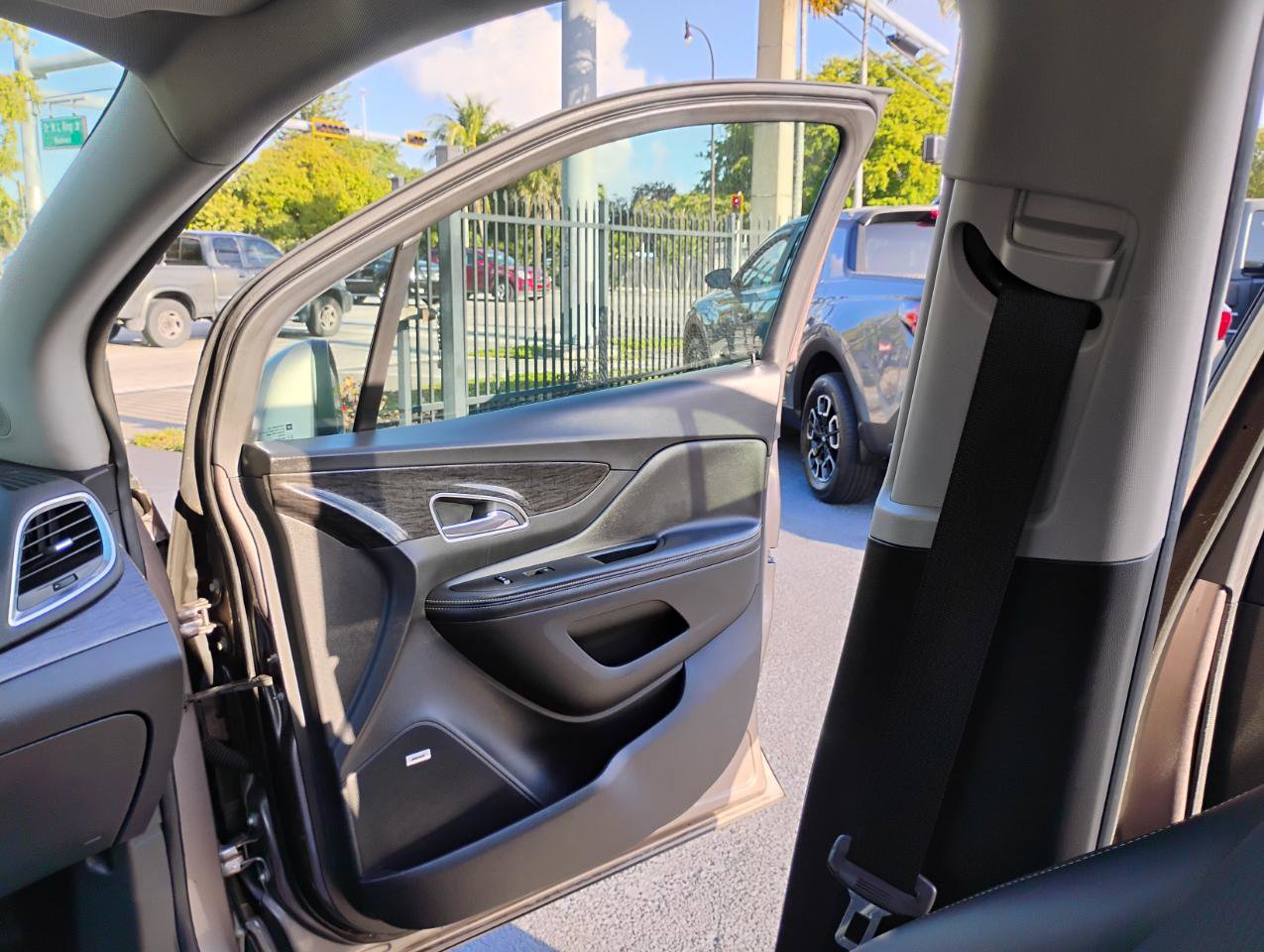 Used 2014 Buick Encore Convenience FWD image 23