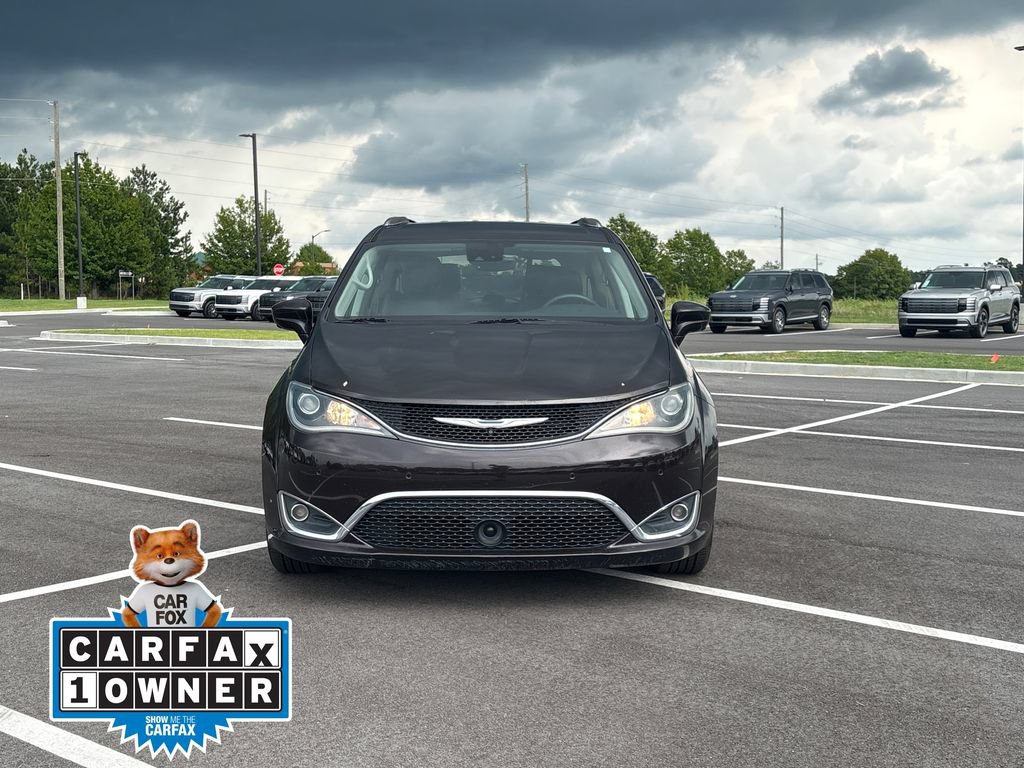 Used 2017 Chrysler Pacifica Touring-L Plus w/ Advanced Safetytec Group FWD image 2