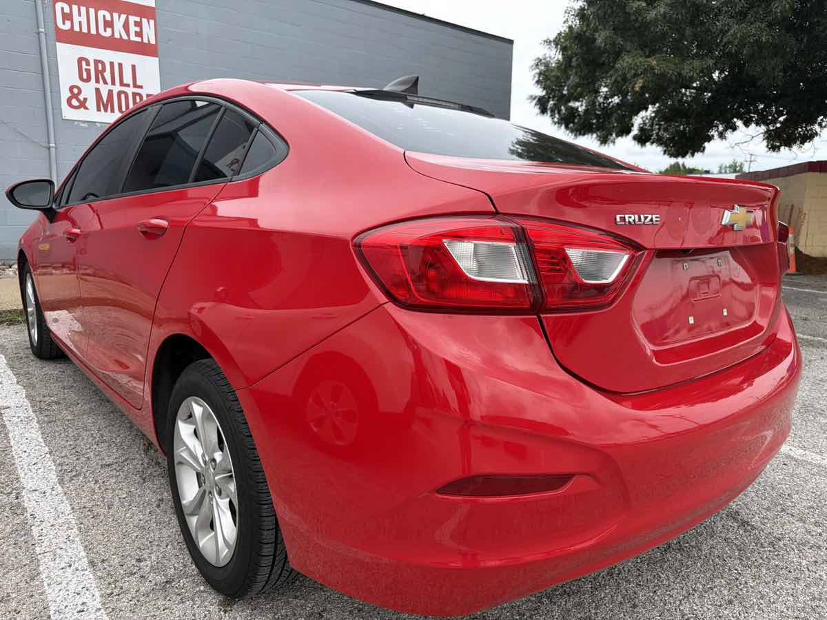 Used 2019 Chevrolet Cruze LS w/ LS Convenience Package FWD image 4