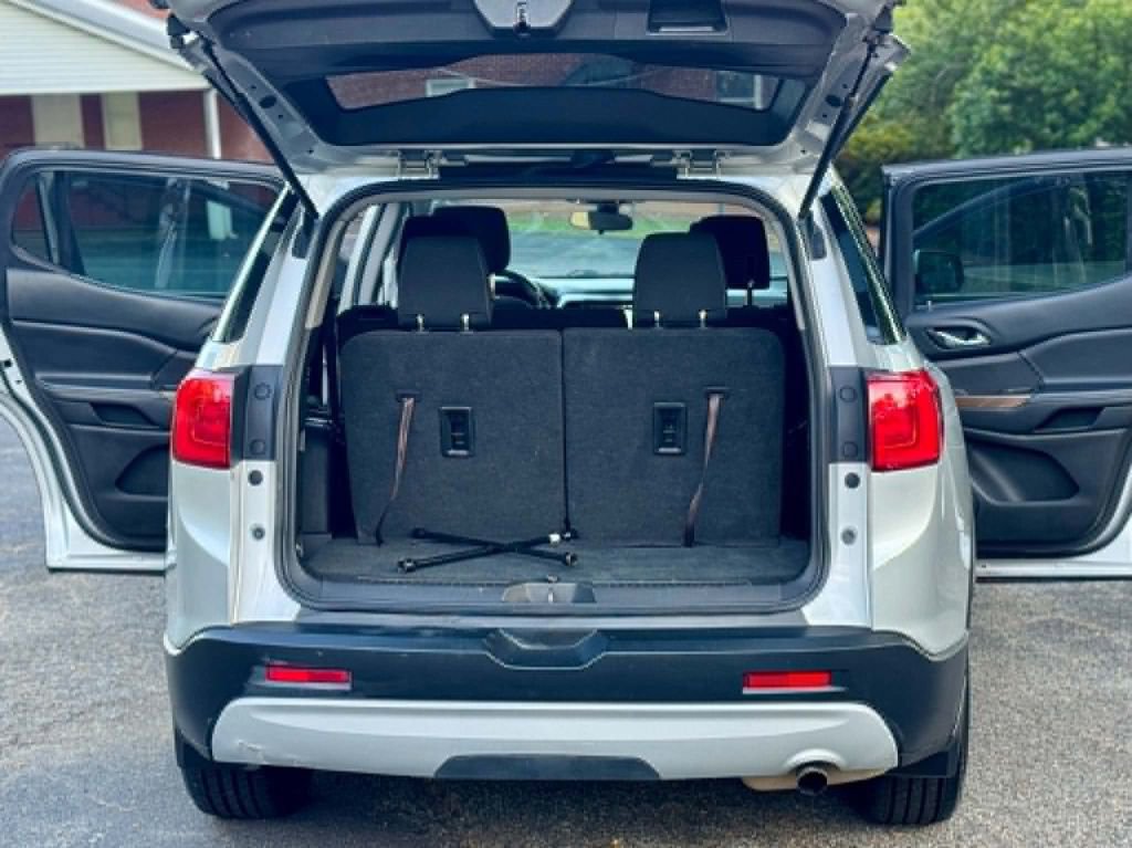 Used 2018 GMC Acadia SLE w/ LPO, Floor Liner Package FWD image 6