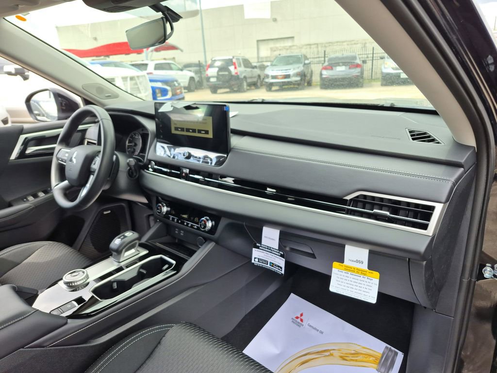 New 2026 Mitsubishi Outlander ES image 22