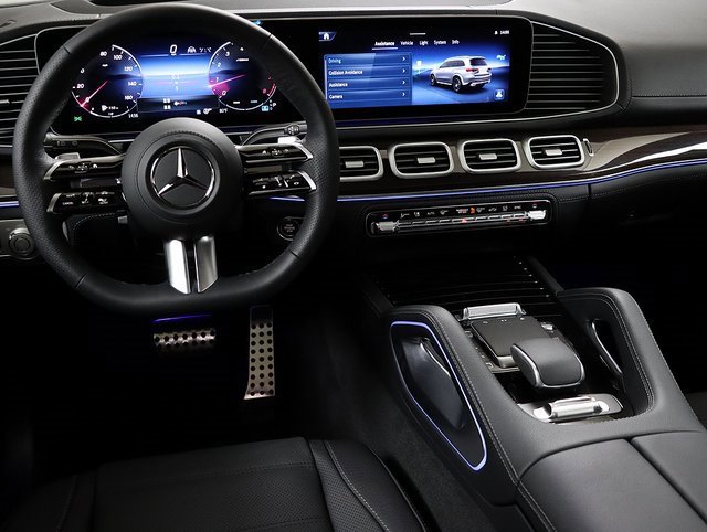 New 2026 Mercedes-Benz GLS 580 4MATIC image 17