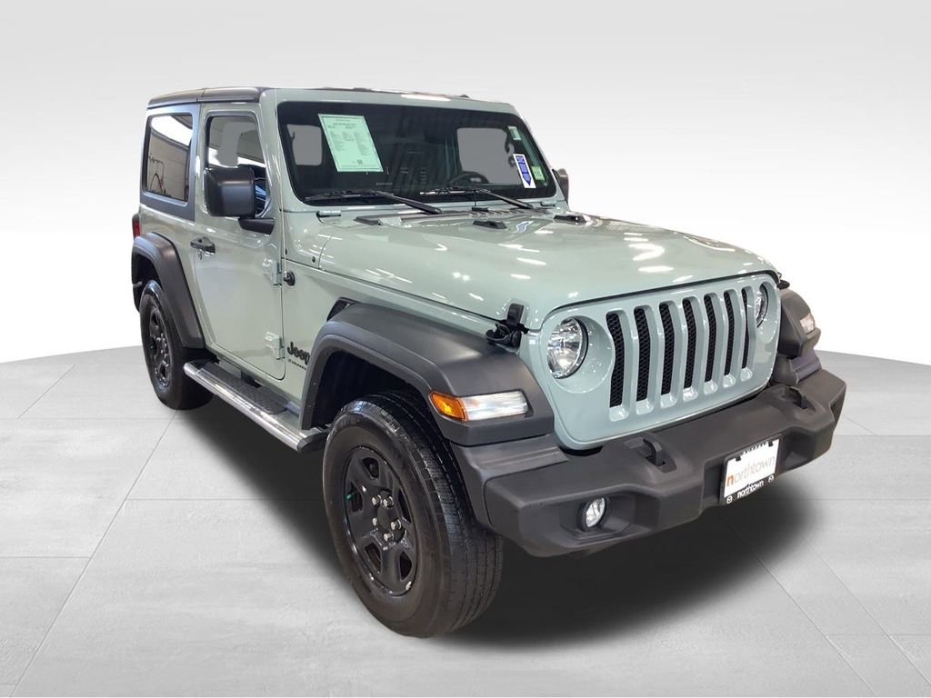 Used 2023 Jeep Wrangler Sport image 4