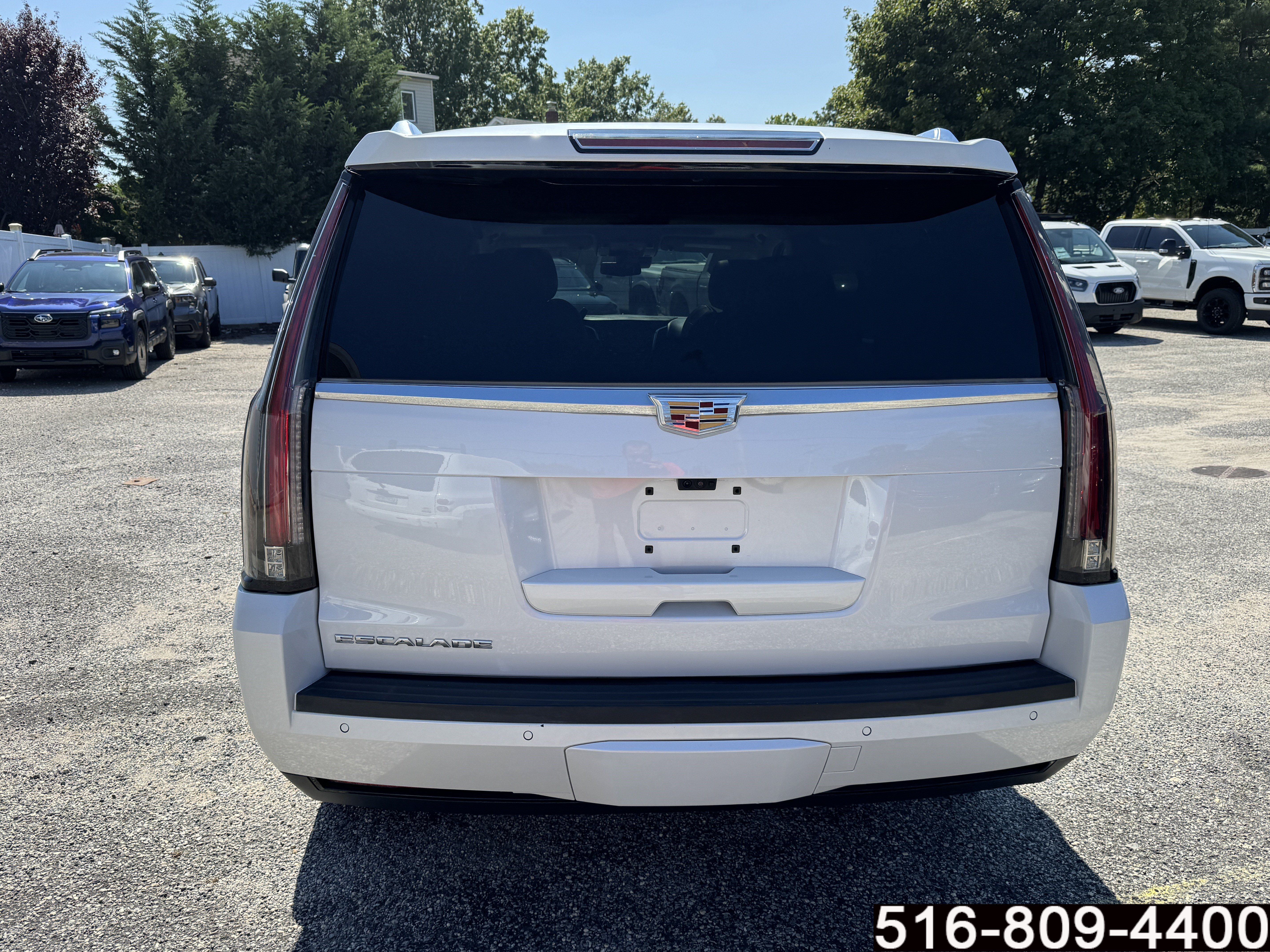 Used 2020 Cadillac Escalade Luxury AWD/4WD image 5