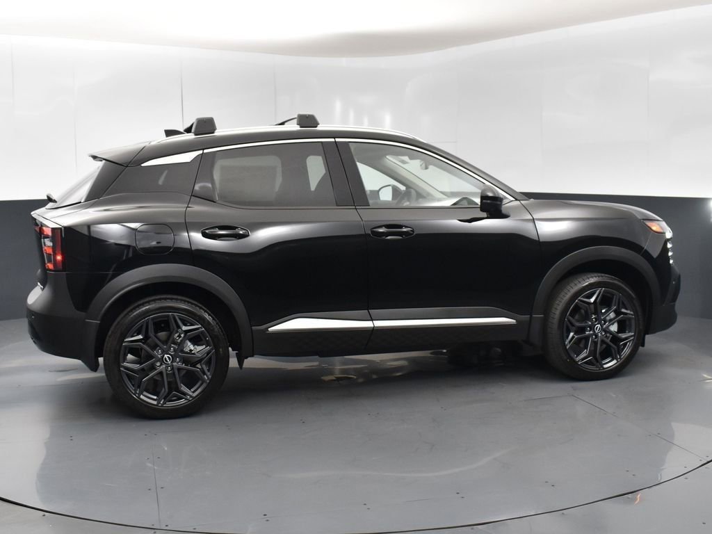 New 2026 Nissan Kicks SR w/ Illumination Package AWD/4WD image 8