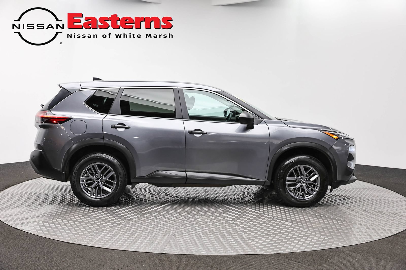 Used 2023 Nissan Rogue S AWD/4WD image 4