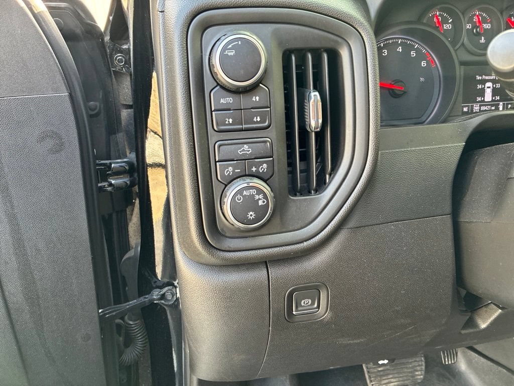 Used 2022 Chevrolet Silverado 1500 Custom Trail Boss w/ LPO, Dark Essentials Package AWD/4WD image 24