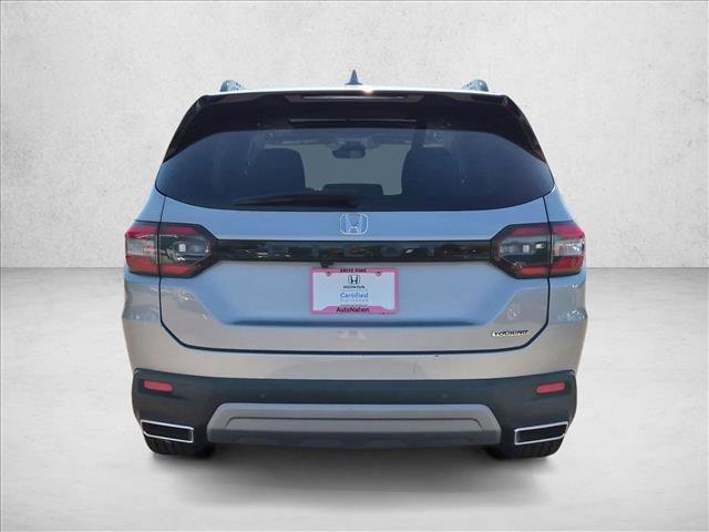 Certified 2025 Honda Pilot Touring image 7