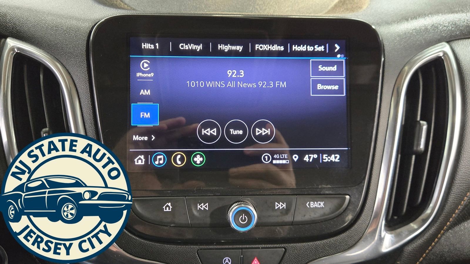 Used 2024 Chevrolet Equinox Premier AWD/4WD image 13