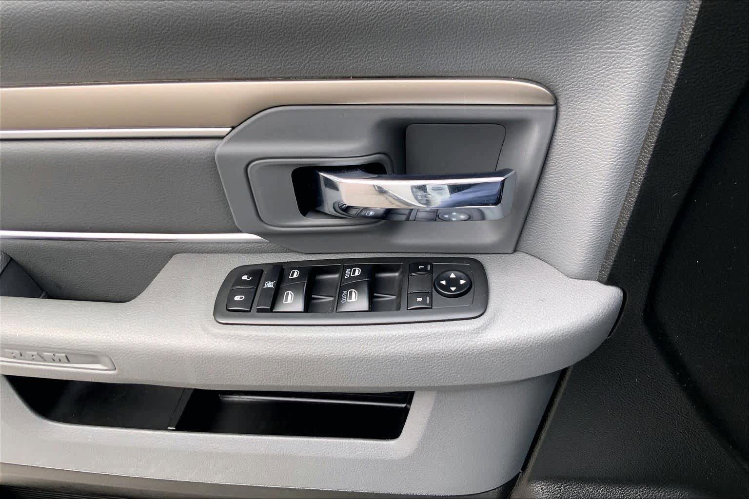Used 2019 RAM 1500 Classic SLT RWD image 32