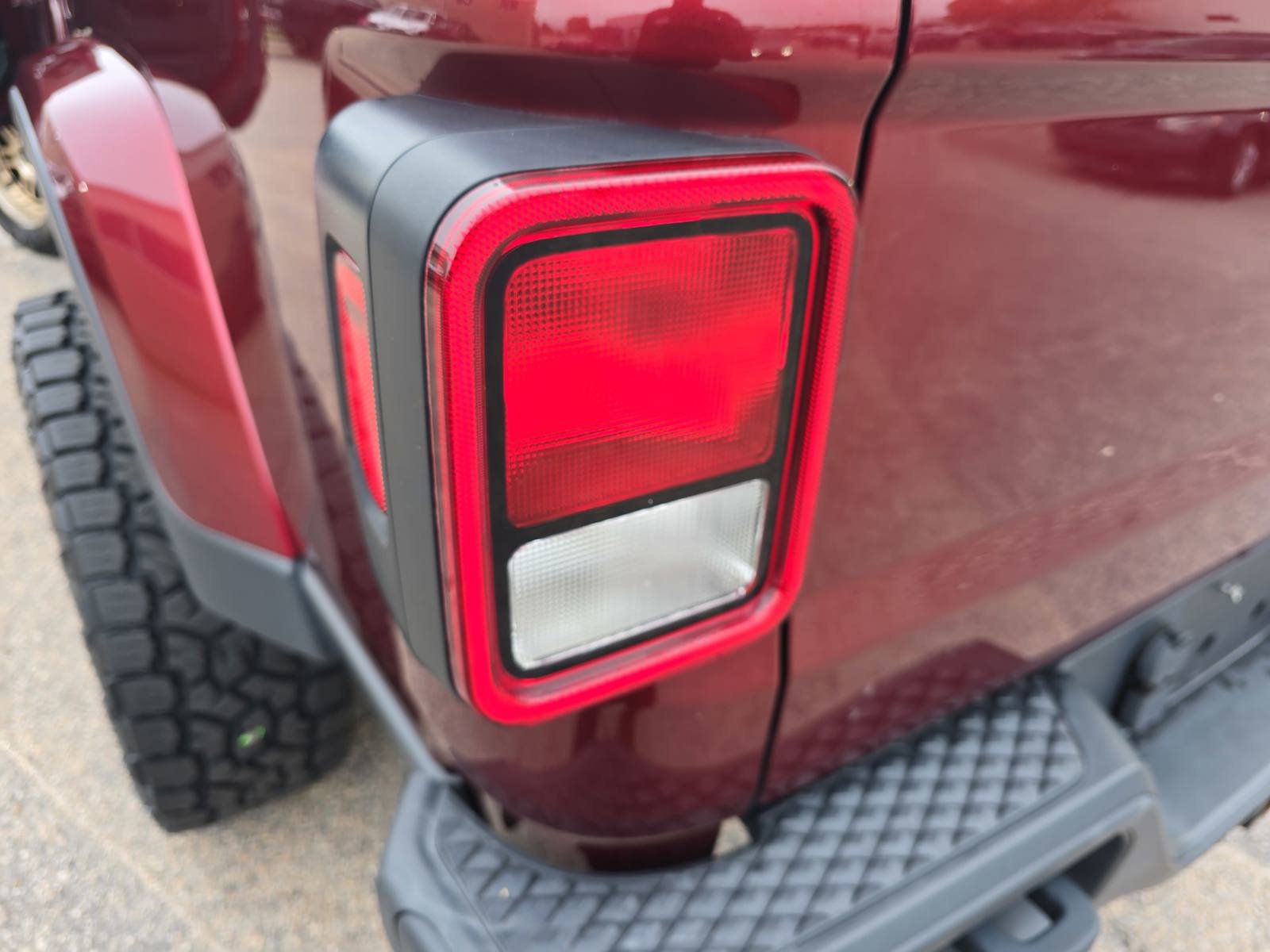 Used 2021 Jeep Gladiator Sport AWD/4WD image 37