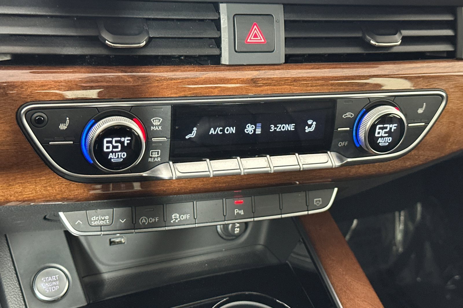 Used 2023 Audi A4 2.0T Premium w/ Convenience Package image 18