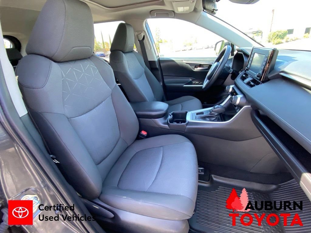 Certified 2022 Toyota RAV4 XLE w/ Convenience Package AWD/4WD image 17