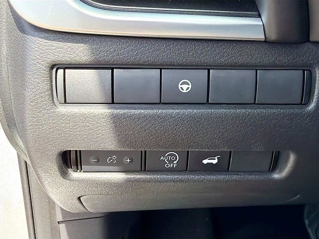 Used 2024 Nissan Rogue SV w/ SV Premium Package image 22