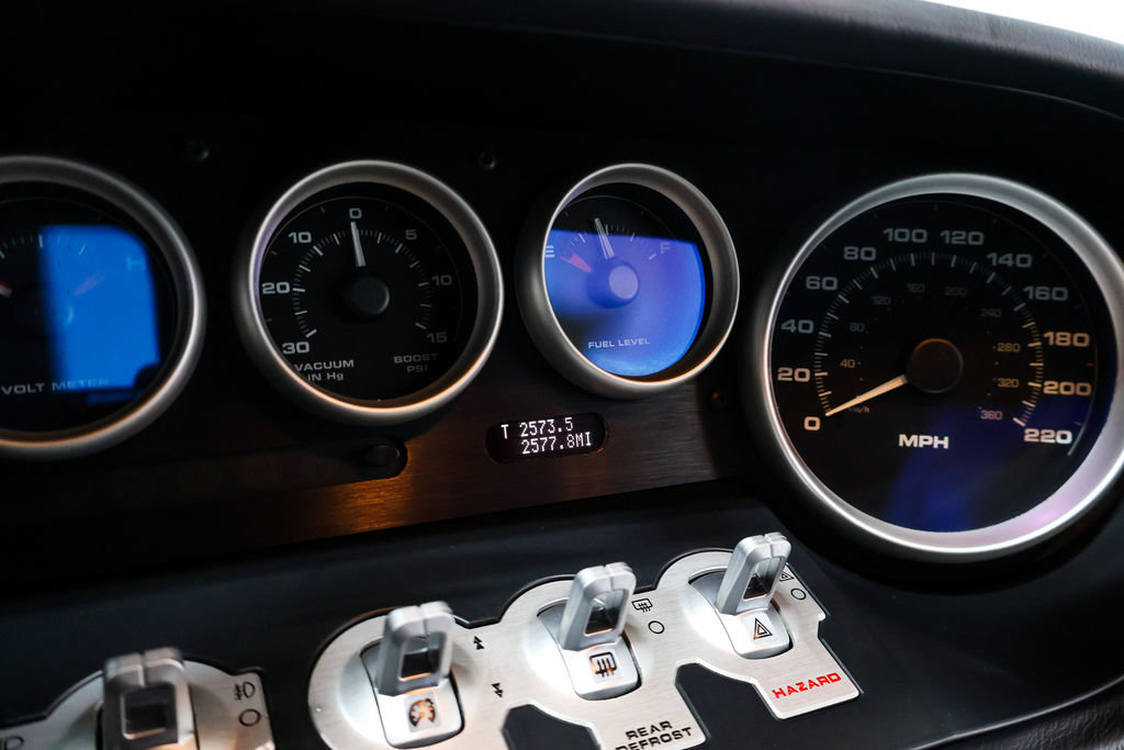Used 2005 Ford GT RWD image 22