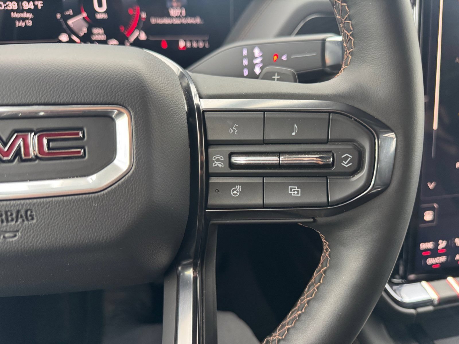 Certified 2025 GMC Yukon AT4 AWD/4WD image 20