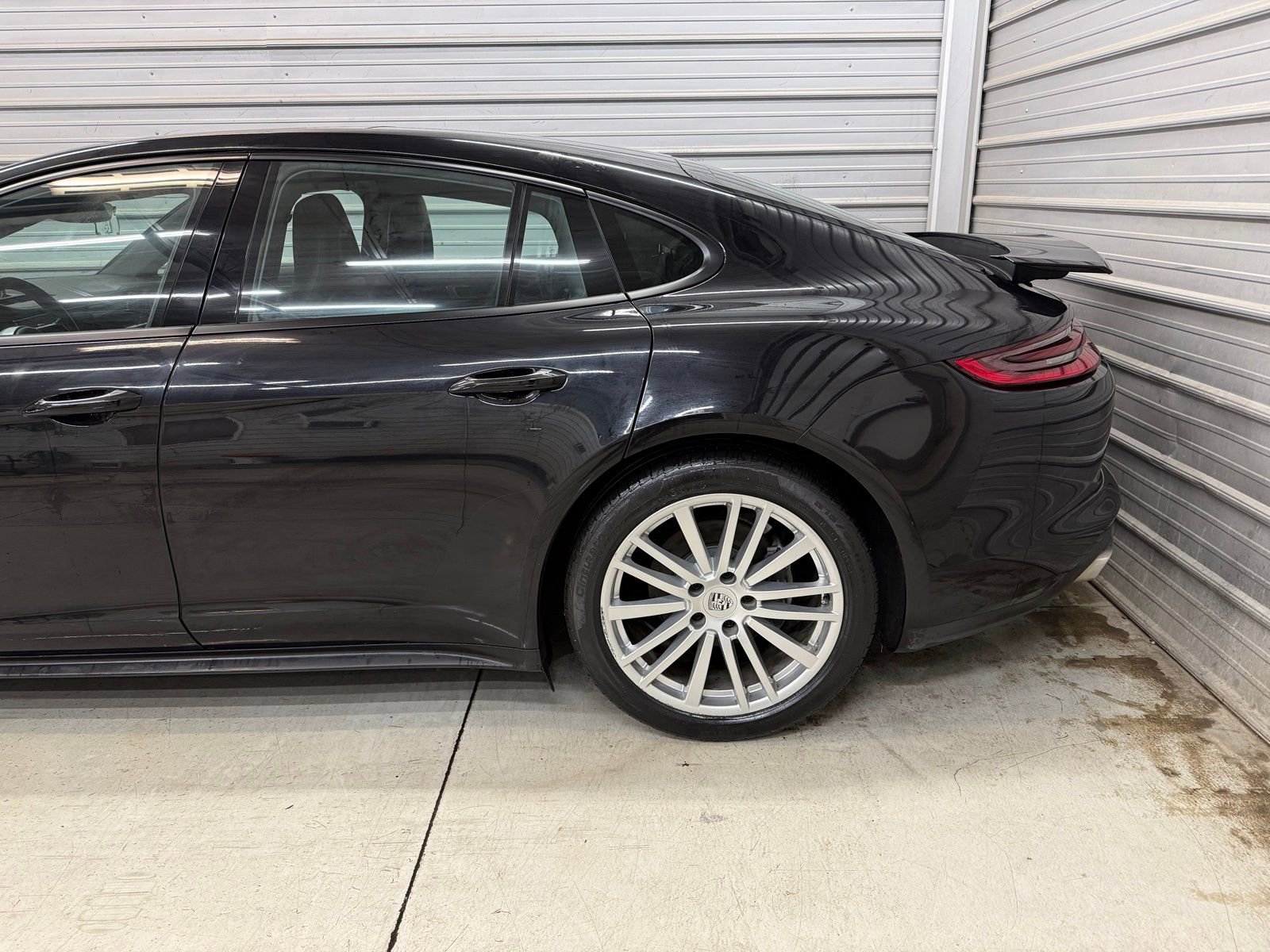 Used 2018 Porsche Panamera 4 image 5