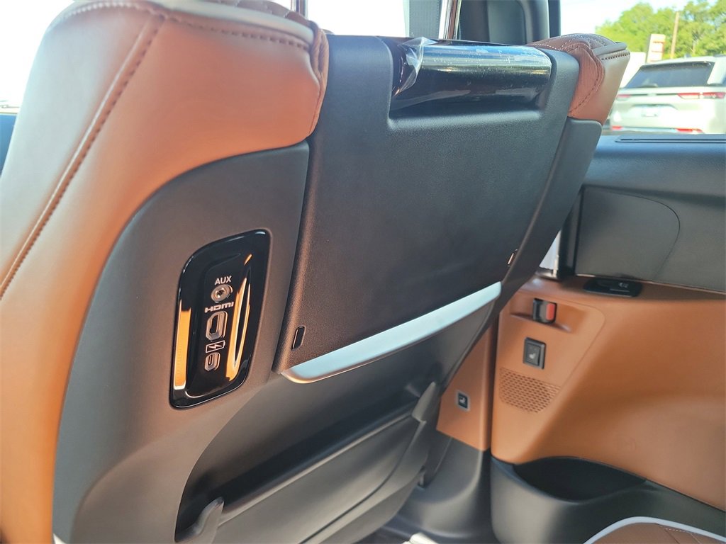 New 2026 Chrysler Pacifica Pinnacle image 16