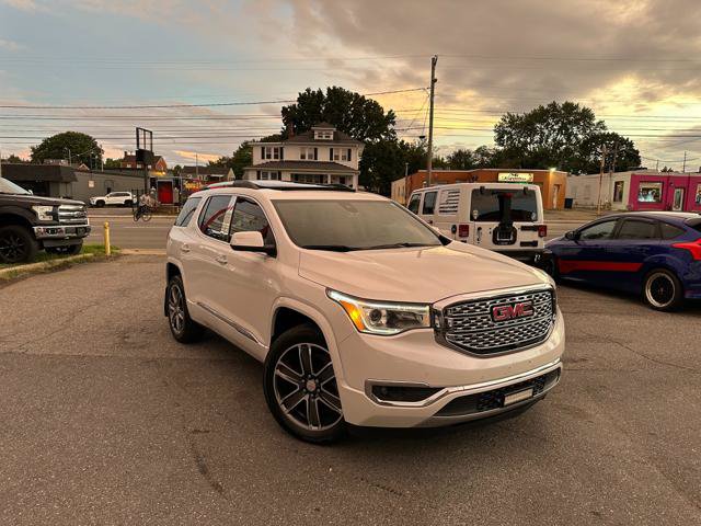 Used 2017 GMC Acadia Denali w/ Technology Package AWD/4WD image 3