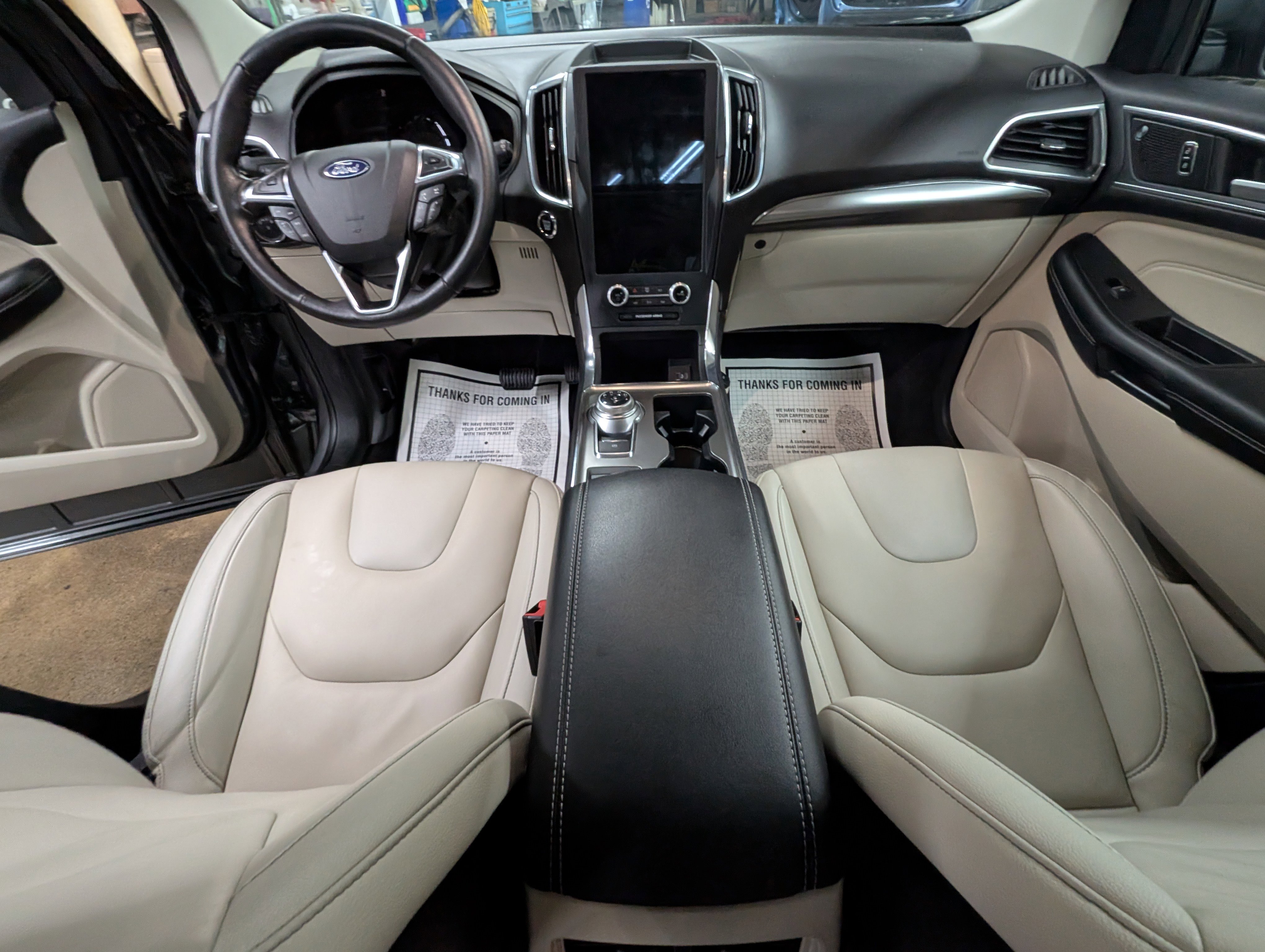 Used 2022 Ford Edge Titanium w/ Class II Trailer Tow Package image 8