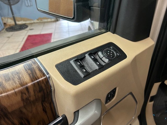 Used 2018 Ford F150 Lariat w/ Equipment Group 501A Mid image 11