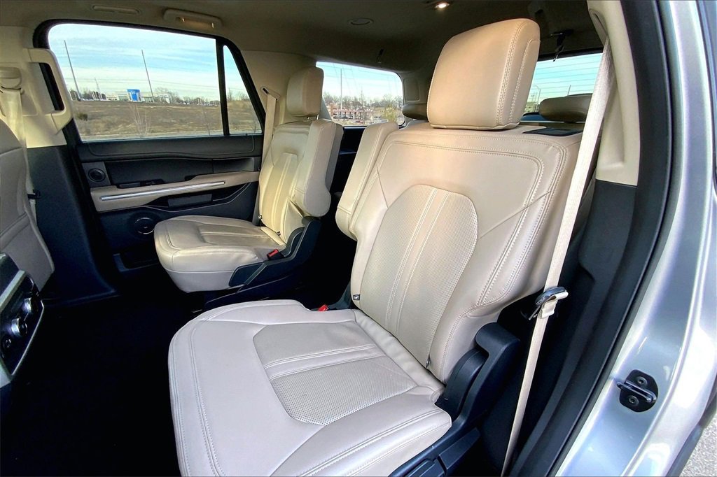 Used 2023 Ford Expedition Limited image 20