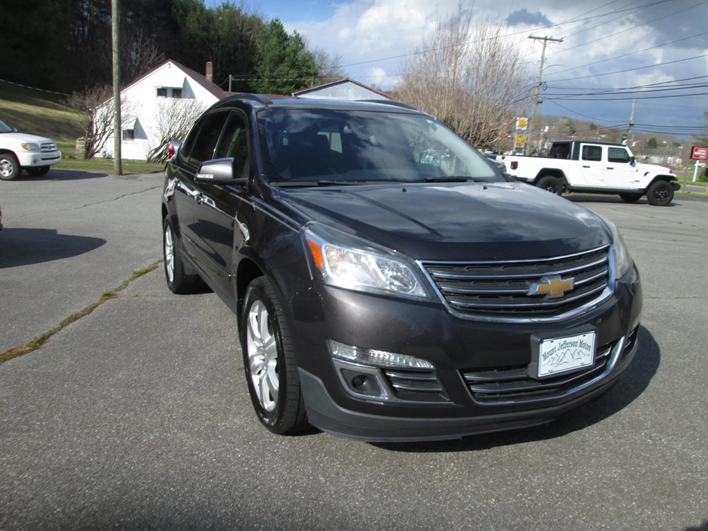Used 2017 Chevrolet Traverse Premier AWD/4WD image 3