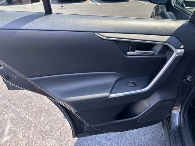 Used 2025 Toyota RAV4 XLE FWD image 20