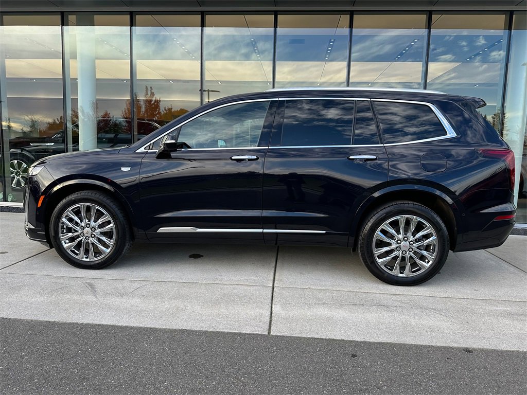 Used 2022 Cadillac XT6 Premium Luxury w/ LPO, Radiant Package image 2