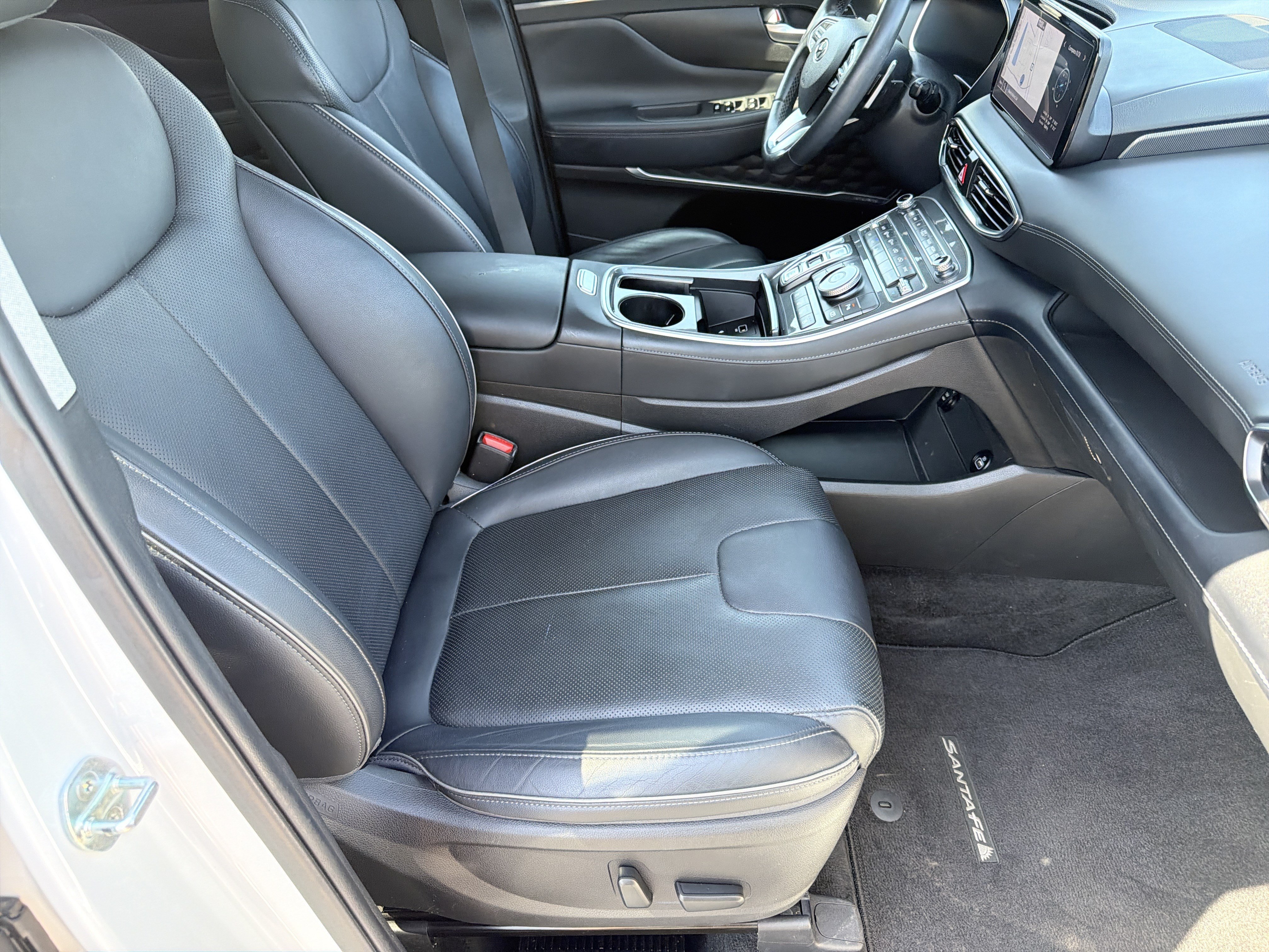 Used 2022 Hyundai Santa Fe Limited w/ Cargo Package FWD image 13