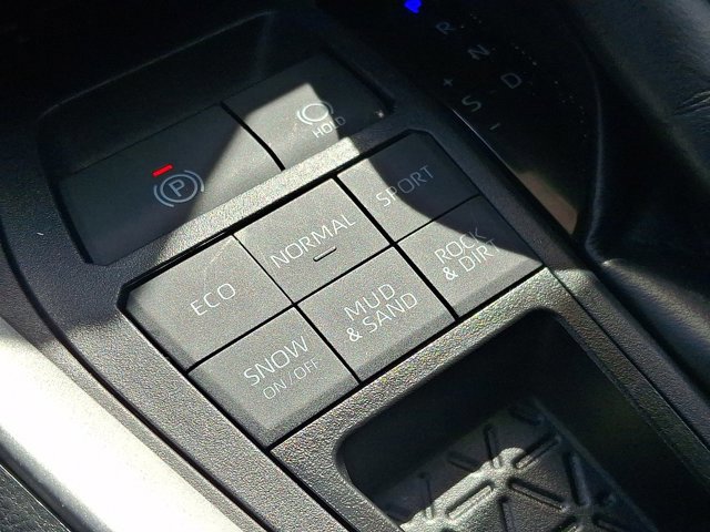 Certified 2025 Toyota RAV4 XLE AWD/4WD image 22